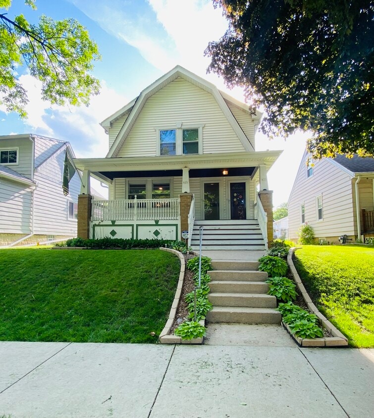 Primary Photo - 625 S 60th St