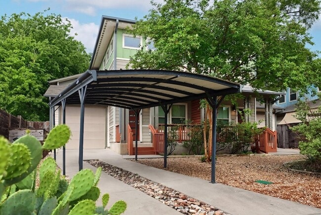 Building Photo - 3202 Merrie Lynn Ave