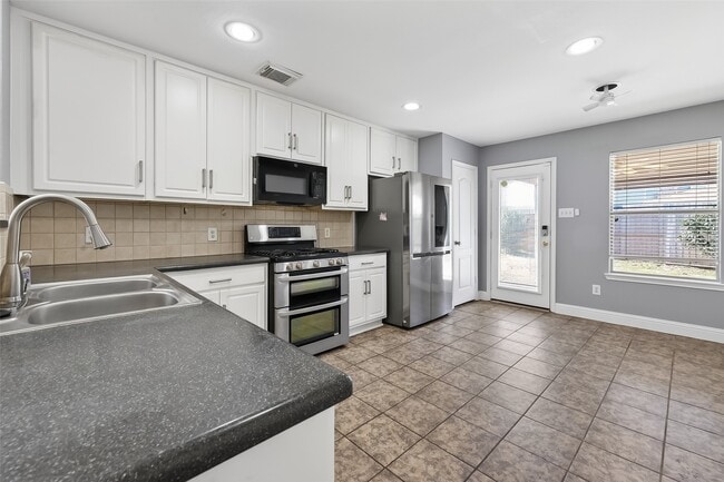 Building Photo - 29603 Golden Vines Ln