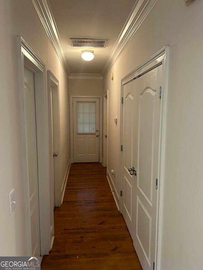 Foto del edificio - 1585 Cedar Shoals Dr