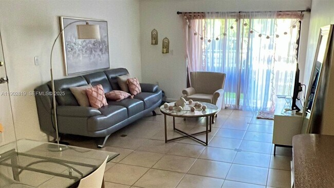 Foto del edificio - 15550 SW 80th St