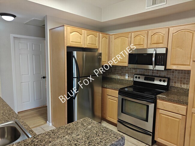Foto del edificio - 1500 E Pusch Wilderness Dr