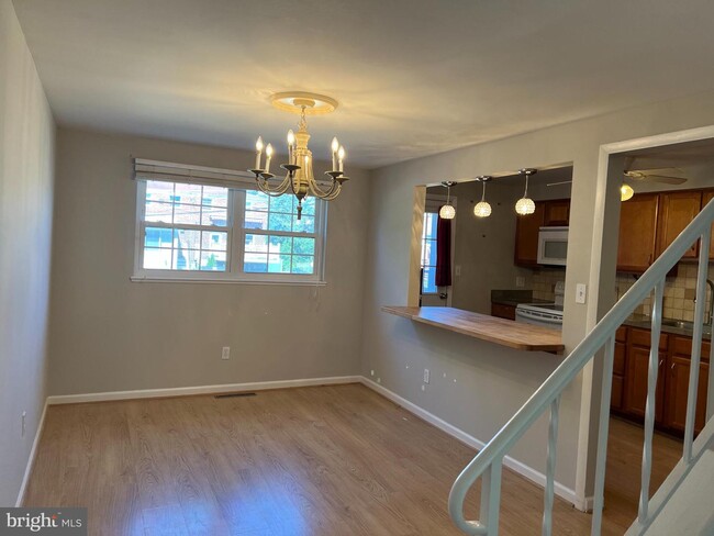 Building Photo - 1026 Circle Dr