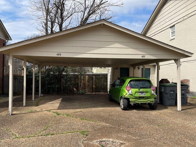 Foto del edificio - 495 Dickinson St