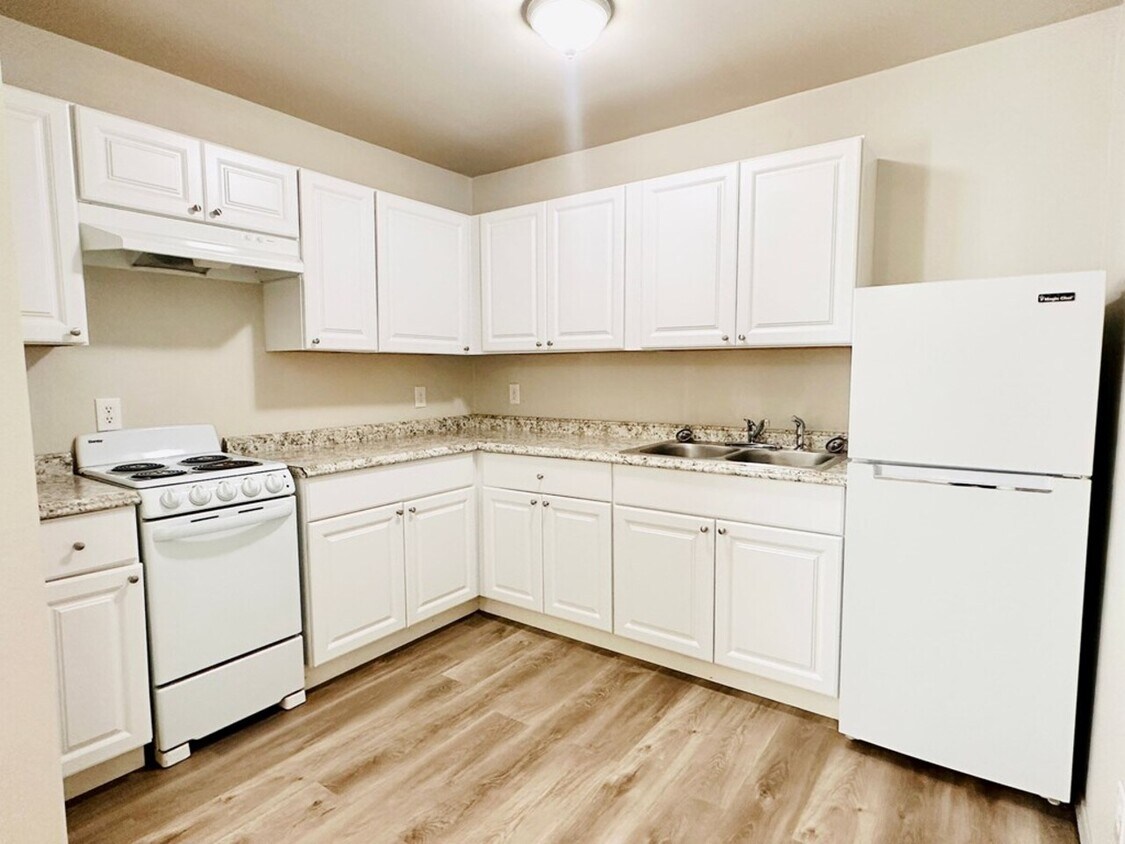 Building Photo - 2105 S. Main