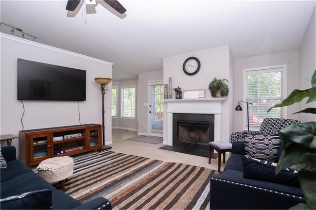 Building Photo - 356 Hickory Lake Dr