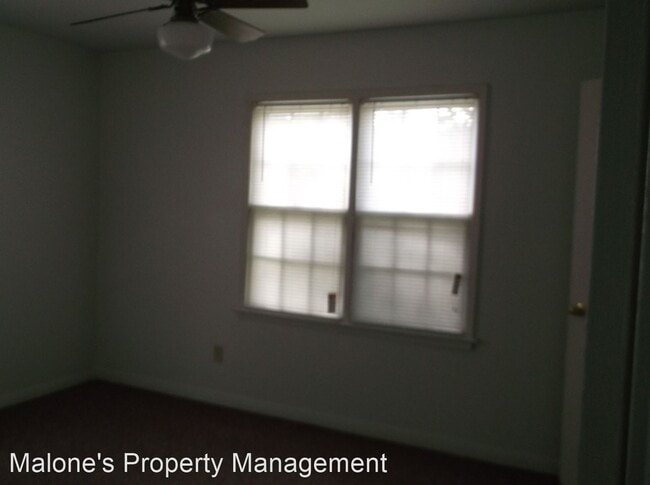 Building Photo - 1 br, 1 bath House - 521 E Hamron
