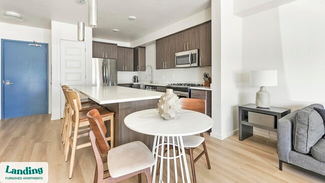 Building Photo - 11505 NE Yacht Harbor Dr