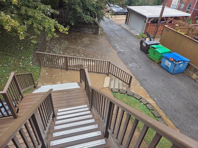 Foto del edificio - 1217 Lami St