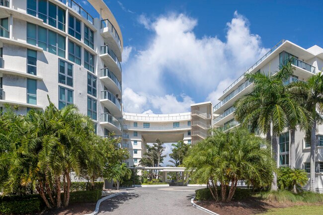 Foto del edificio - 6620 Indian Creek Dr