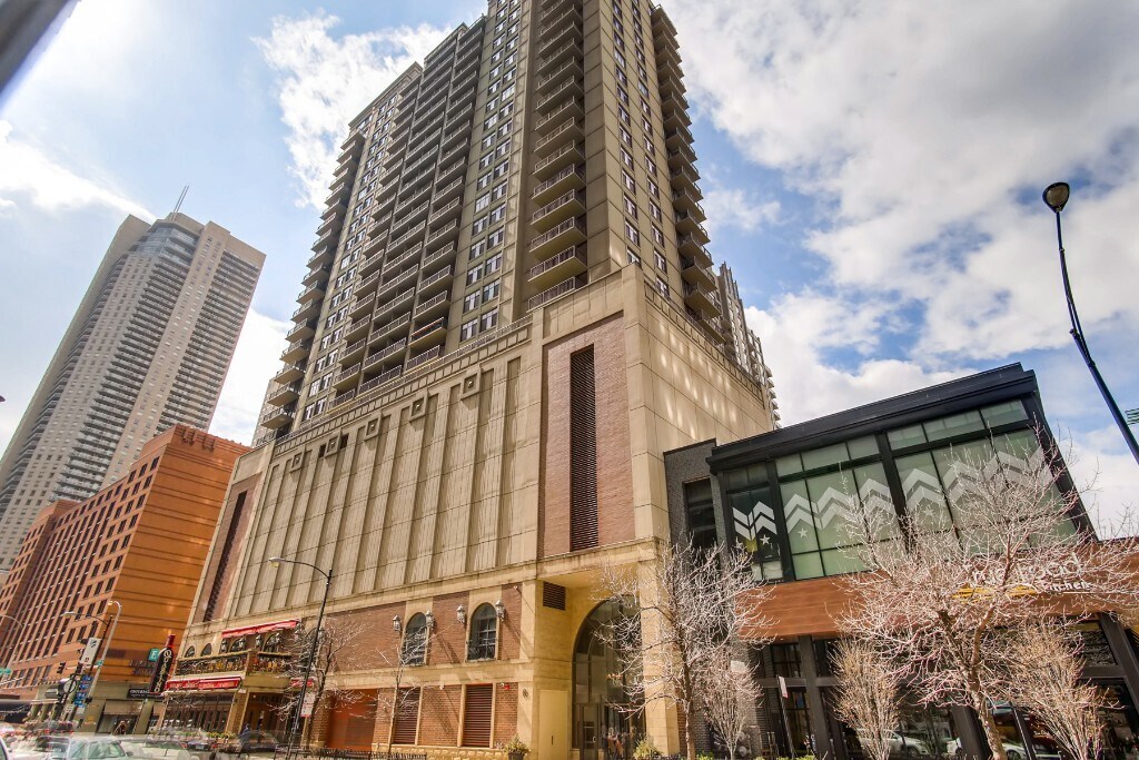 Foto principal - 630 N State St