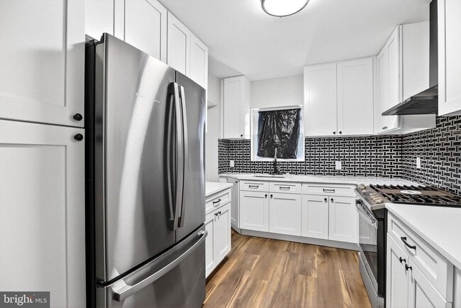 Building Photo - 130 Liberty St