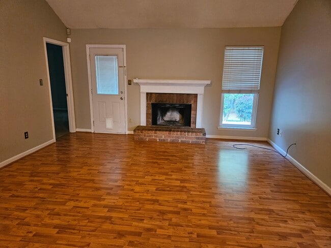 Building Photo - 3877 Villa Ln