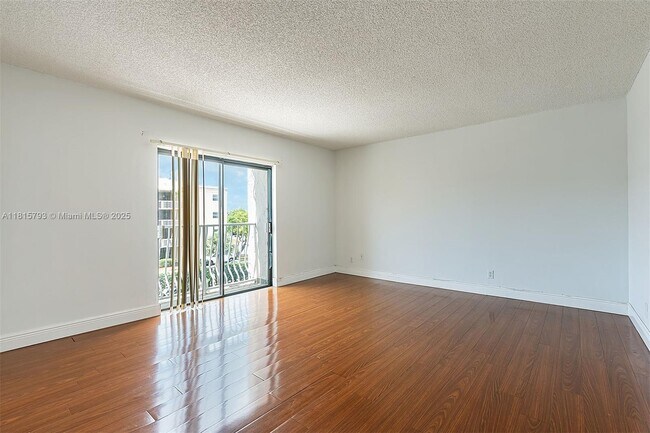 Foto del edificio - 500 NE 2nd St