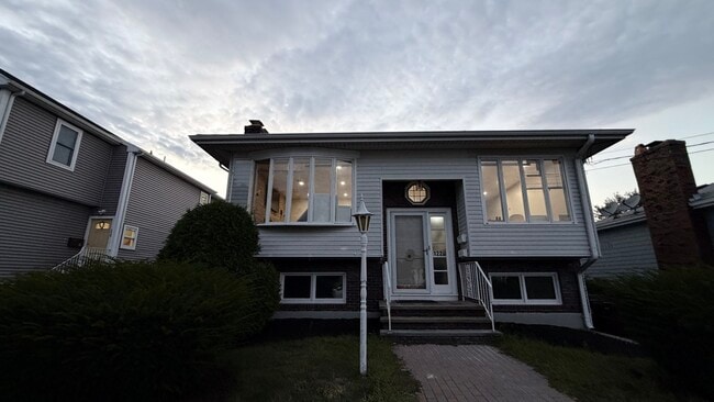Building Photo - 122 Lantern Rd