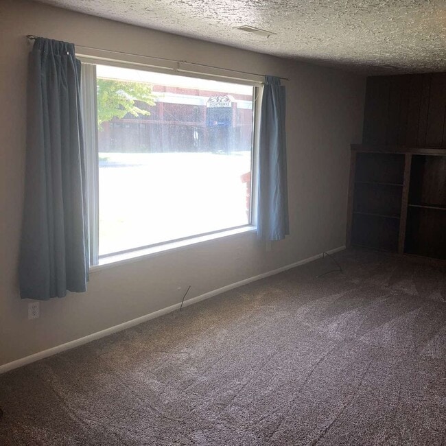Building Photo - Beautiful Home in an Excellent Location!