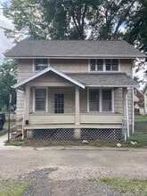 Building Photo - 1320 Wilson Pl NW