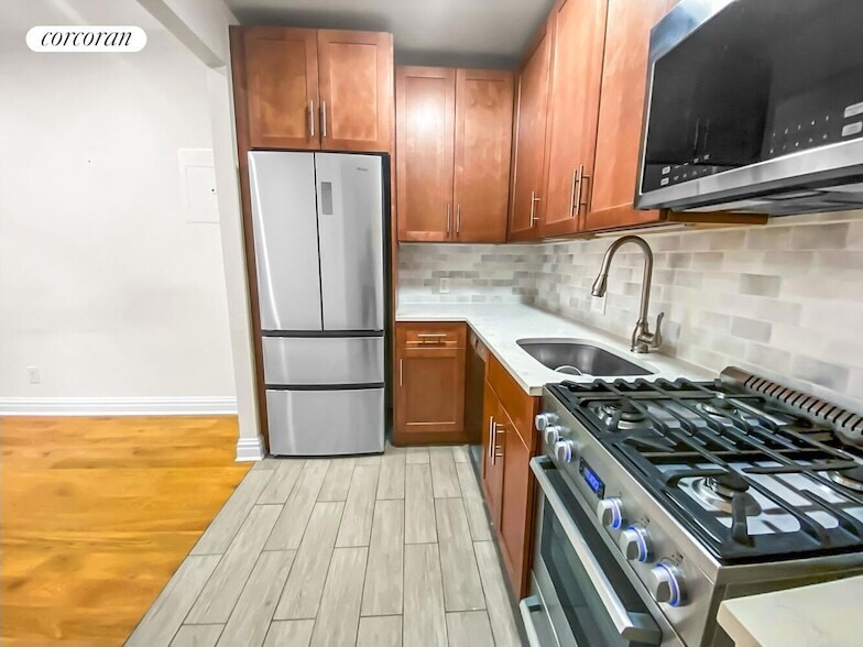 Building Photo - 355 W 51st St