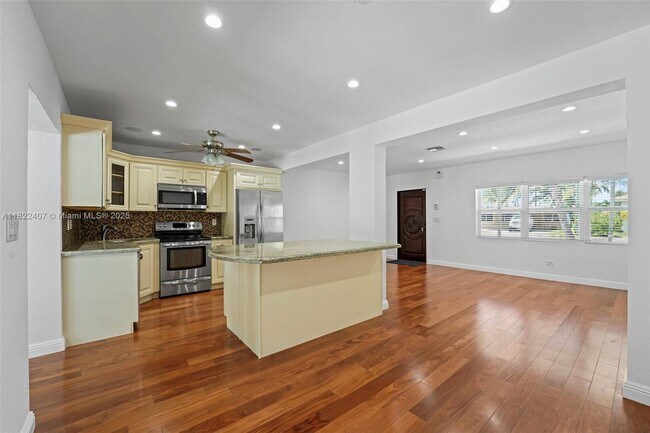 Foto del edificio - 12730 Ixora Rd