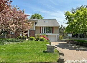 7 Country Ridge Dr