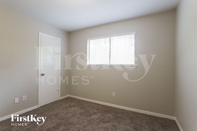 Building Photo - 36 W Bigelow Oak Ct
