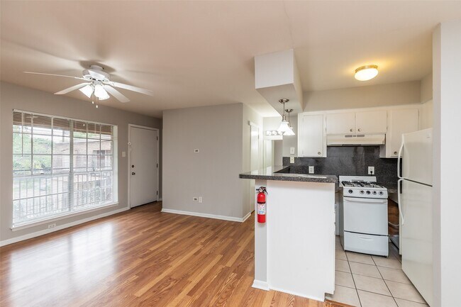 Foto del edificio - 425 Emerson St
