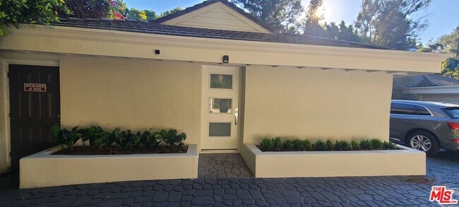 Foto del edificio - 1258-1258 Coldwater Canyon Dr