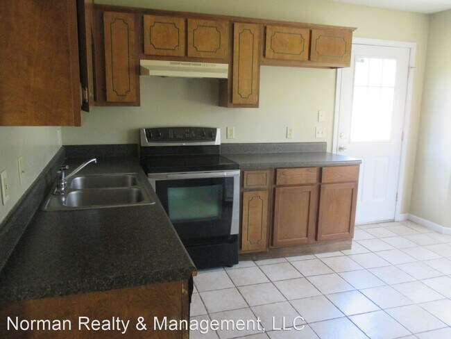 Building Photo - 3 br, 2 bath House - 173 Scott Spencer