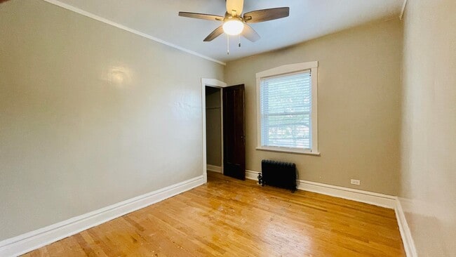 Foto del edificio - 4211 N Linder Ave