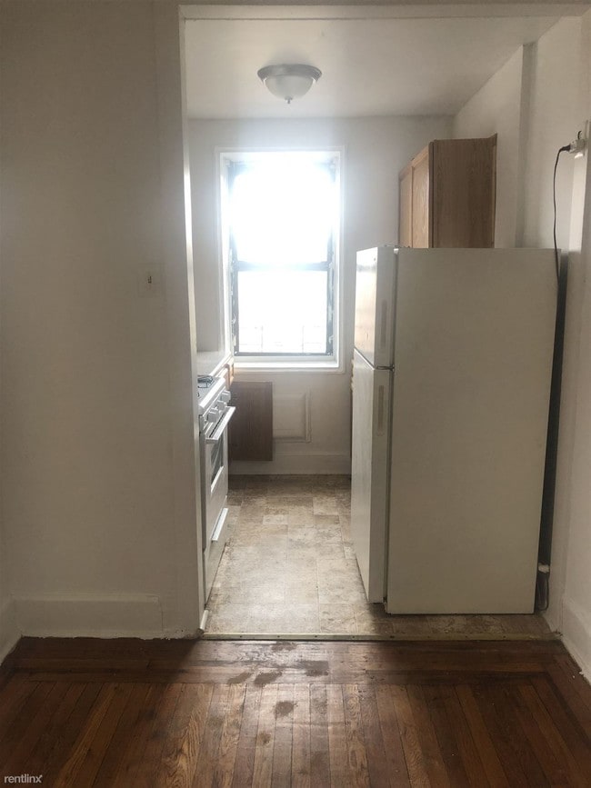 Building Photo - 2 br, 1 bath  - 40 Locust Hill Ave