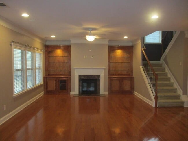 Building Photo - 328 Ashbrook Blvd
