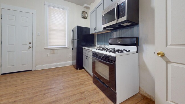 Building Photo - Classically Charming 3BR Home / West Philly