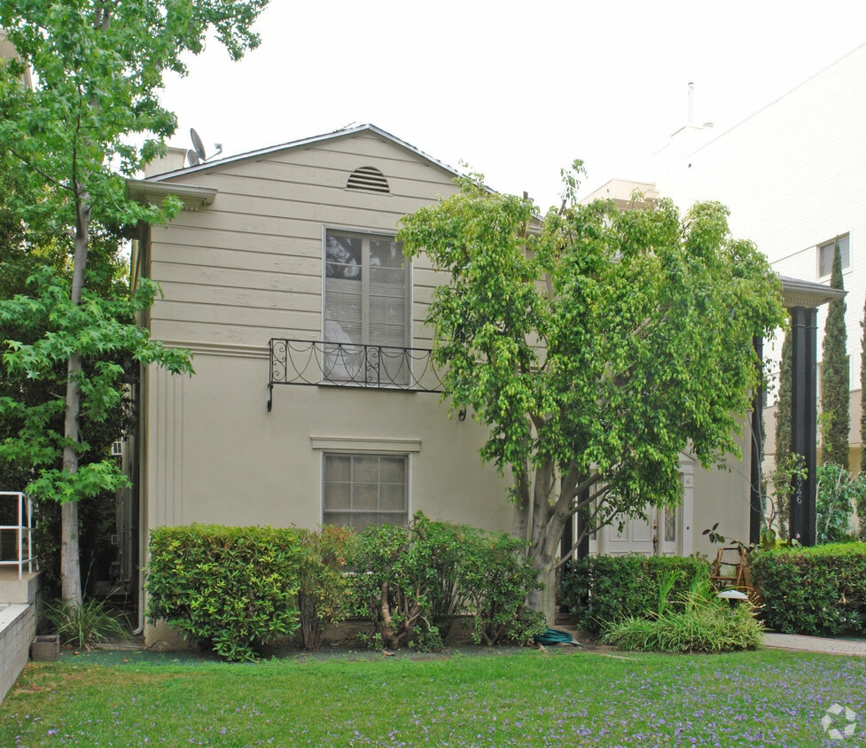 Foto del edificio - 346 N Palm Dr
