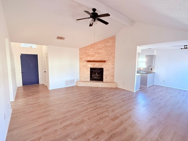 Building Photo - 914 Dover Pass