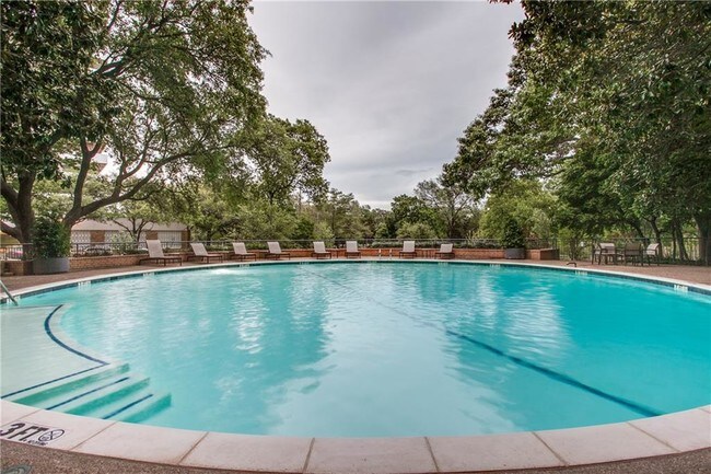 Building Photo - 3525 Turtle Creek Blvd