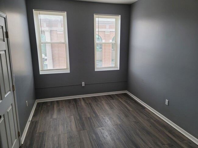 Building Photo - 651 Midland Ave