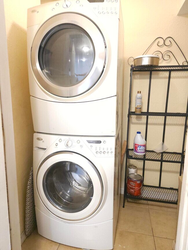 Foto del edificio - 2101 Forest Knoll Dr NE