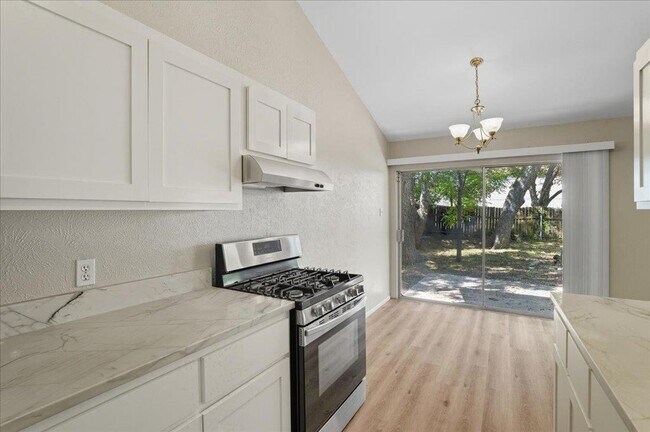 Foto del edificio - 12312 Double Tree Ln