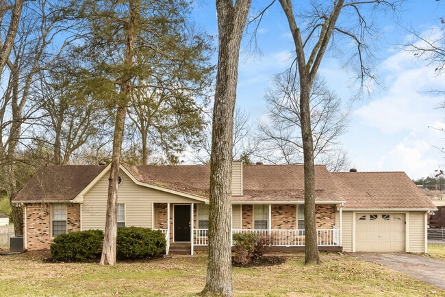 Building Photo - 702 Valley Green Dr