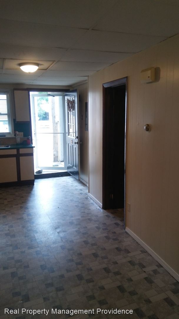 Building Photo - 1 br, 1 bath Apartment - 1792 Cranston Street