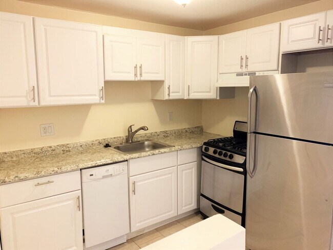 Building Photo - 30 Decatur St