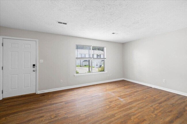 Foto del edificio - 152 Clover Valley Cir