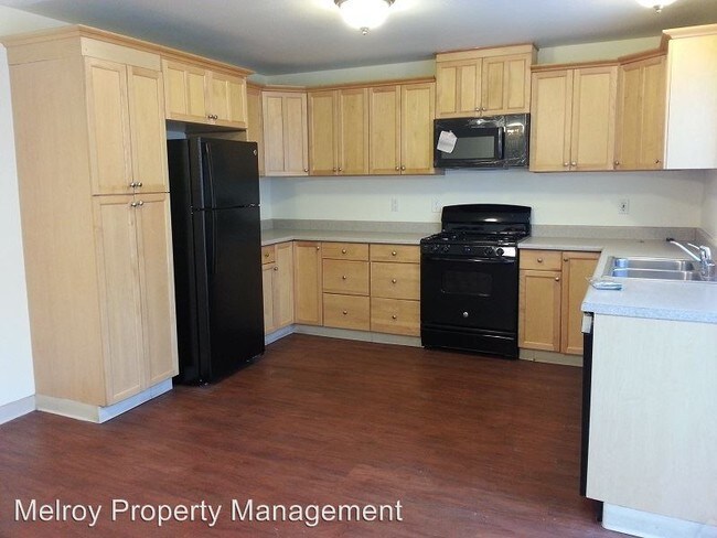 Building Photo - 1017 Greenfield Dr