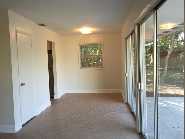 Foto del edificio - 113 Moriarty St NW