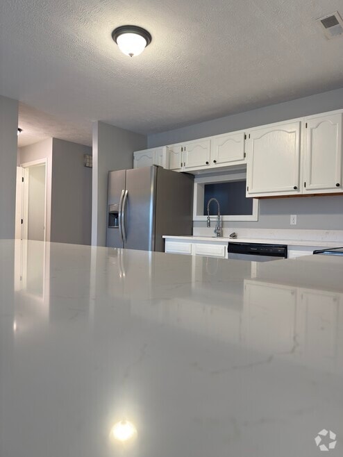 Building Photo - Rystan Place