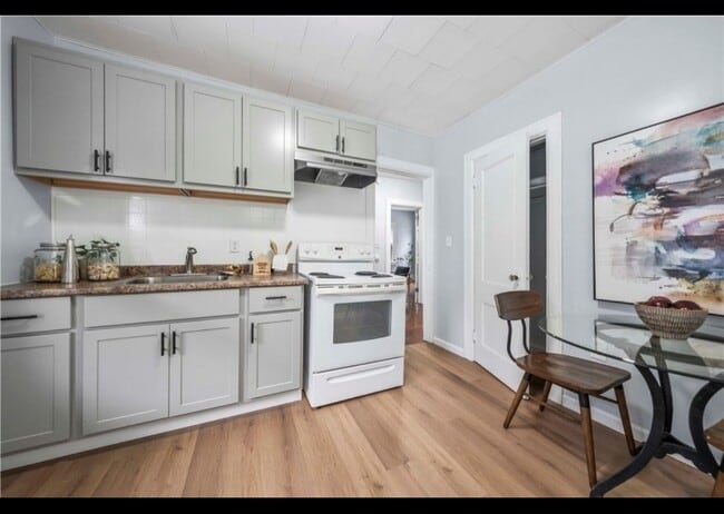 Building Photo - 375 Clay Ave
