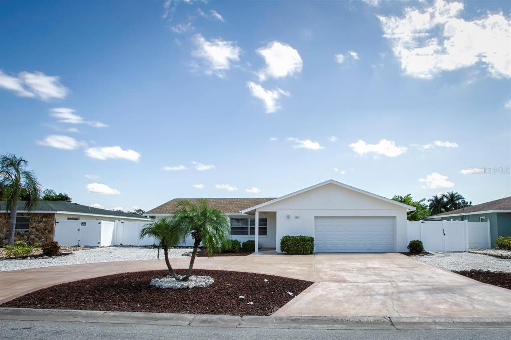 Primary Photo - 3615 Royal Palm Dr