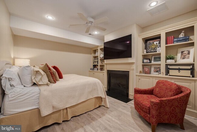 Foto del edificio - 712 Bracey Ln