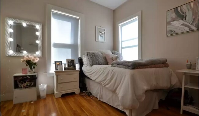 Building Photo - Modern 4-Bed, 2-Bath Near BU — Newly Renov...