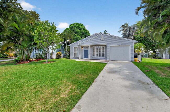 Foto del edificio - 5319 Courtney Cir